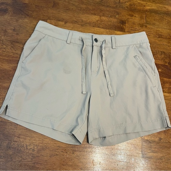 Magellan tan women’s shorts size large - Picture 1 of 10
